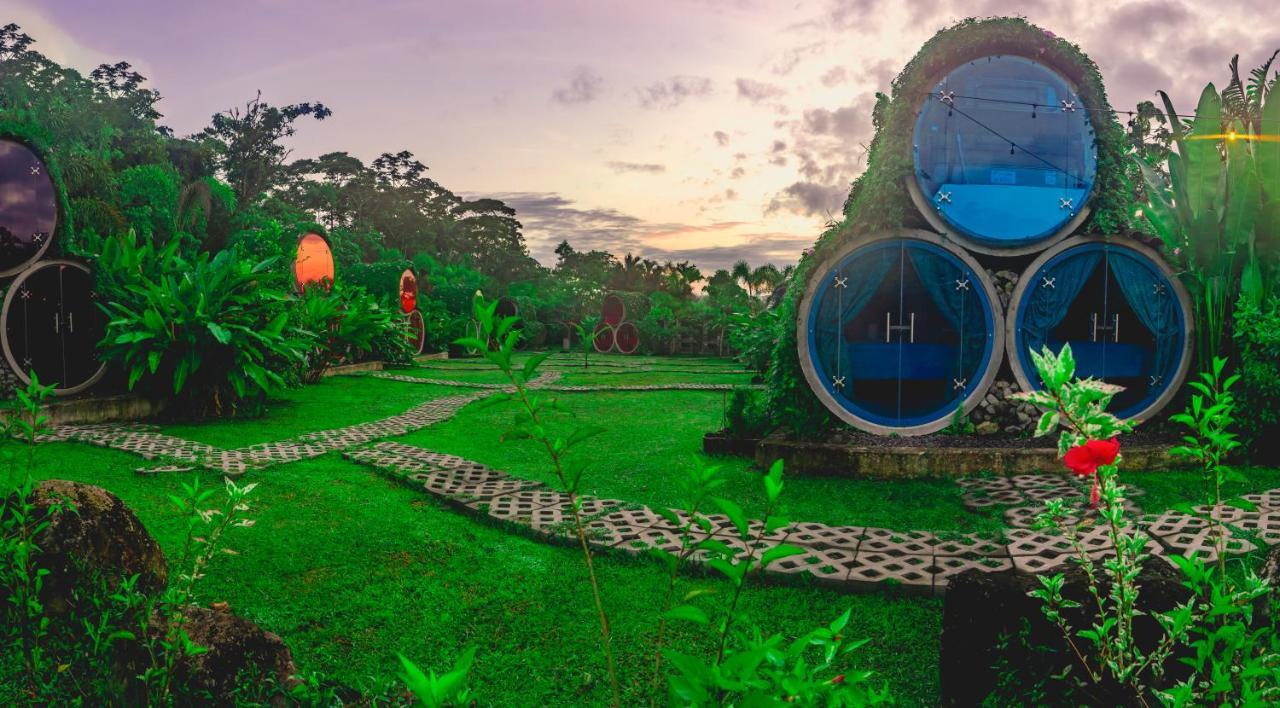 Arenal Backpackers Resort La Fortuna Εξωτερικό φωτογραφία The resort's main building