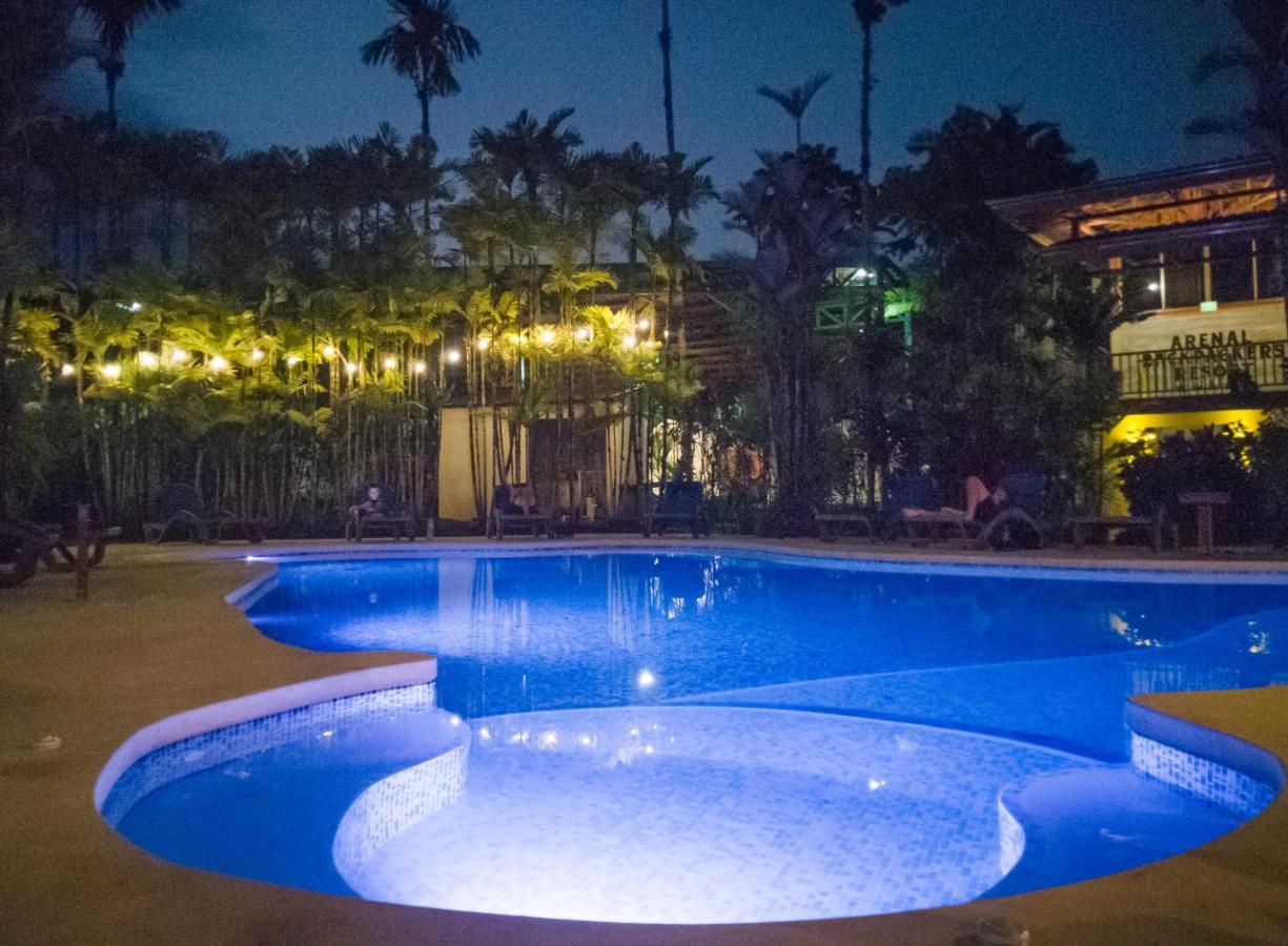 Arenal Backpackers Resort La Fortuna Εξωτερικό φωτογραφία The swimming pool at the hotel
