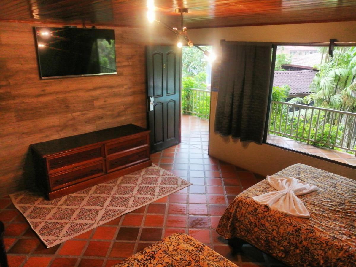 Arenal Backpackers Resort La Fortuna Εξωτερικό φωτογραφία